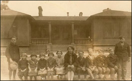 Mig in 1925 with class during her 1st year of teaching at Cement Grammar School.